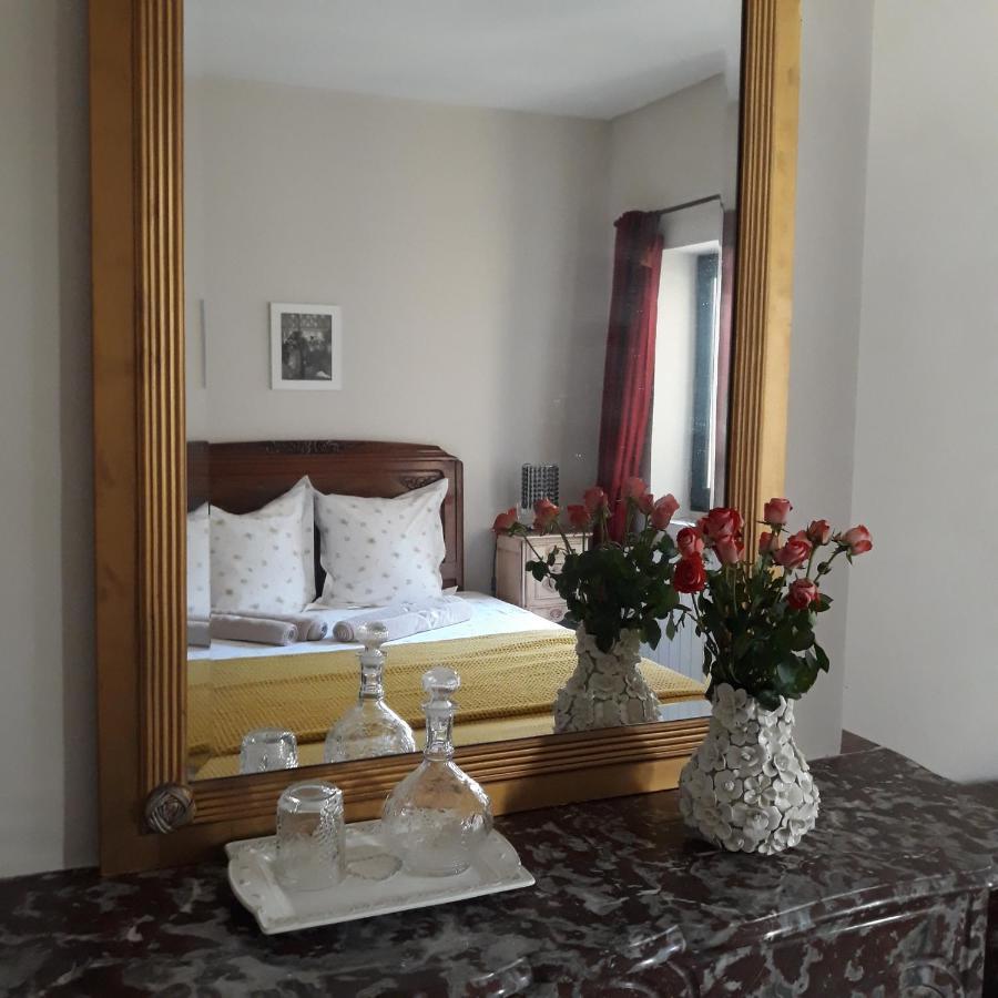 Sous Le Neflier Bed & Breakfast Nîmes Eksteriør bilde