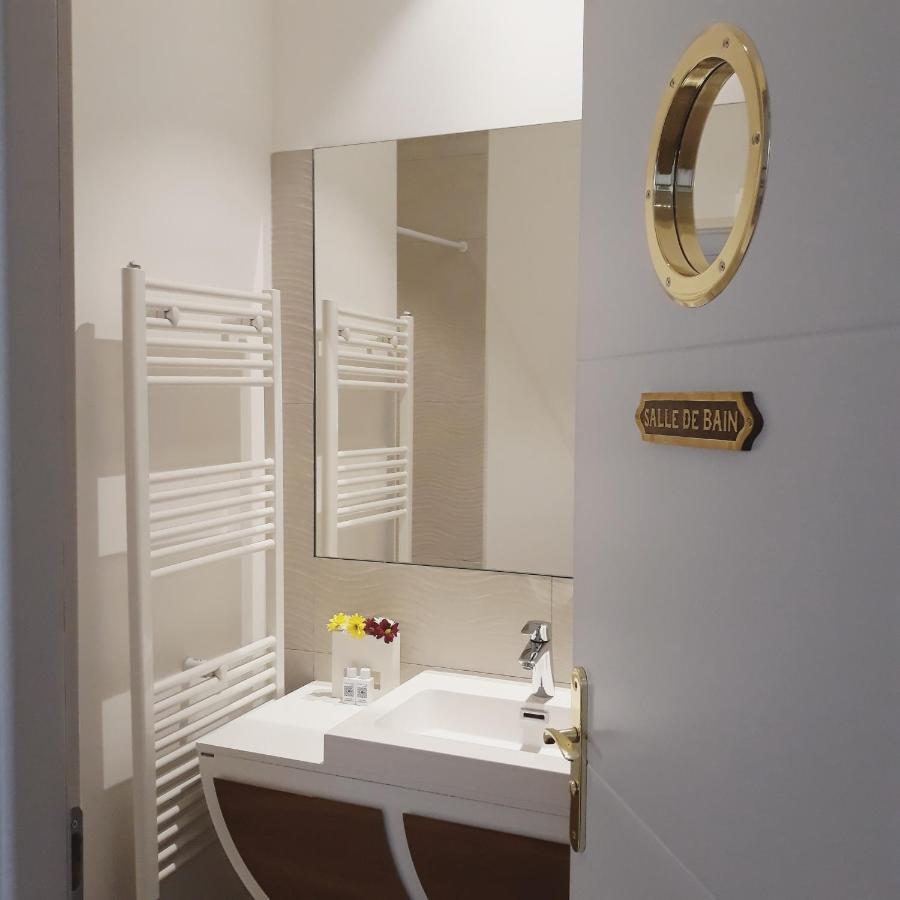 Sous Le Neflier Bed & Breakfast Nîmes Eksteriør bilde